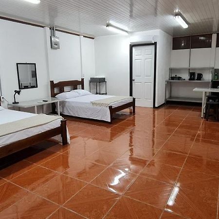 Sleep&Go! Cabina Cuadruple En Siquirres Centro - And Rafting Tour! Siqurres Da Alegria Eksteriør bilde