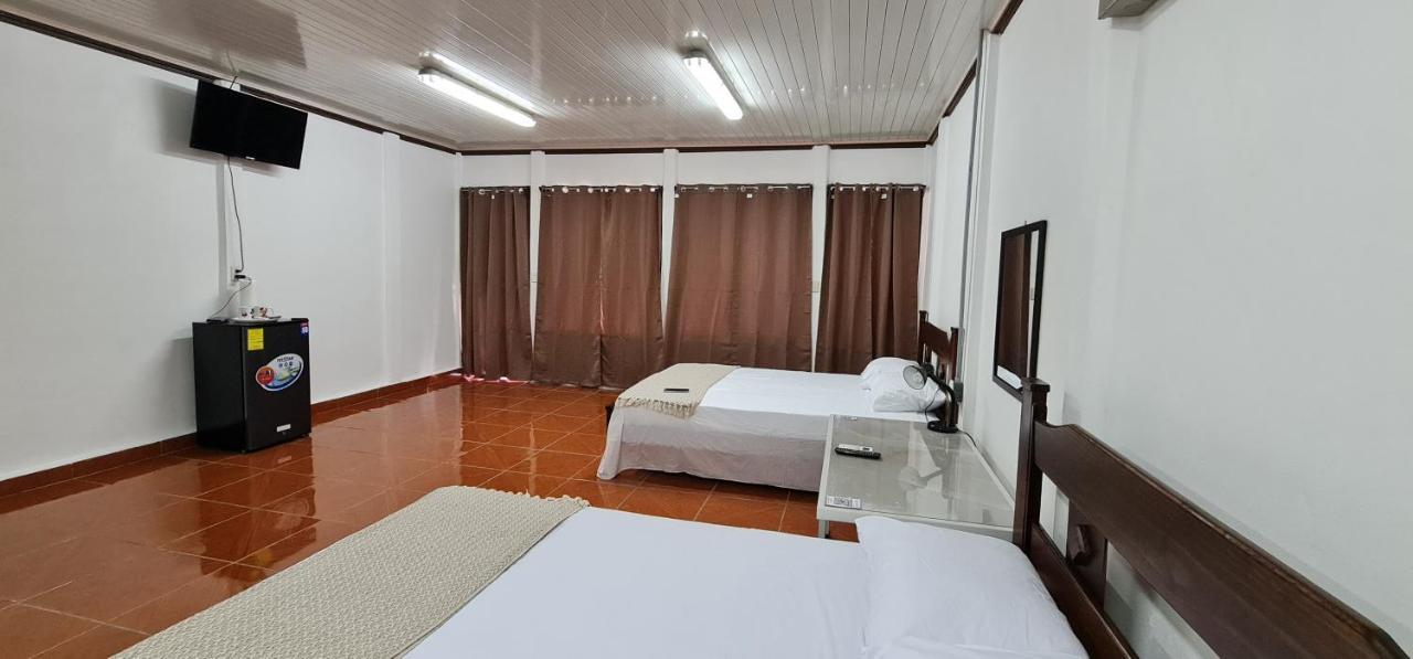 Sleep&Go! Cabina Cuadruple En Siquirres Centro - And Rafting Tour! Siqurres Da Alegria Eksteriør bilde