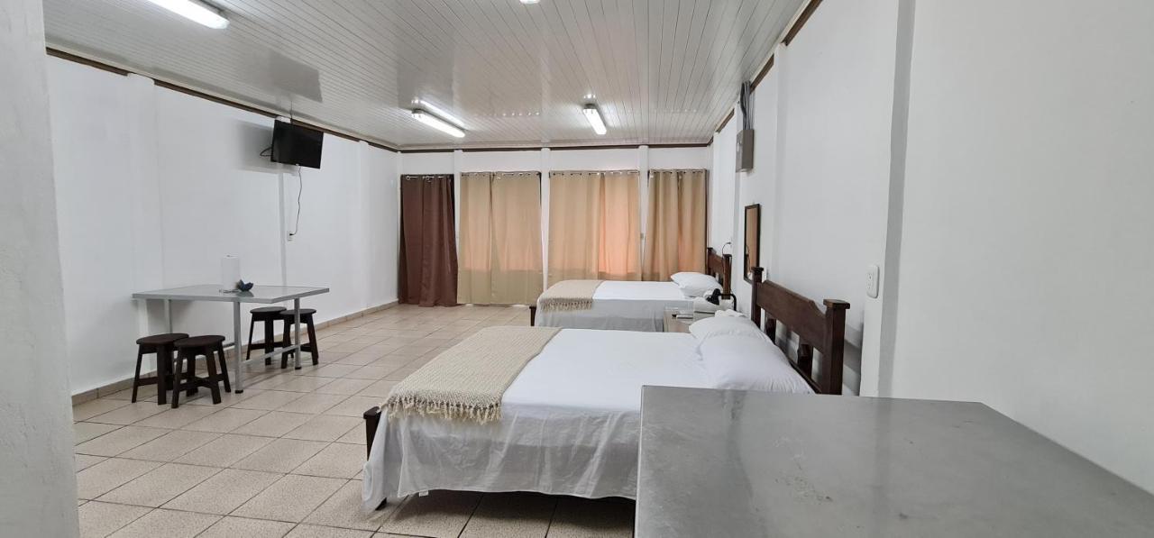 Sleep&Go! Cabina Cuadruple En Siquirres Centro - And Rafting Tour! Siqurres Da Alegria Eksteriør bilde