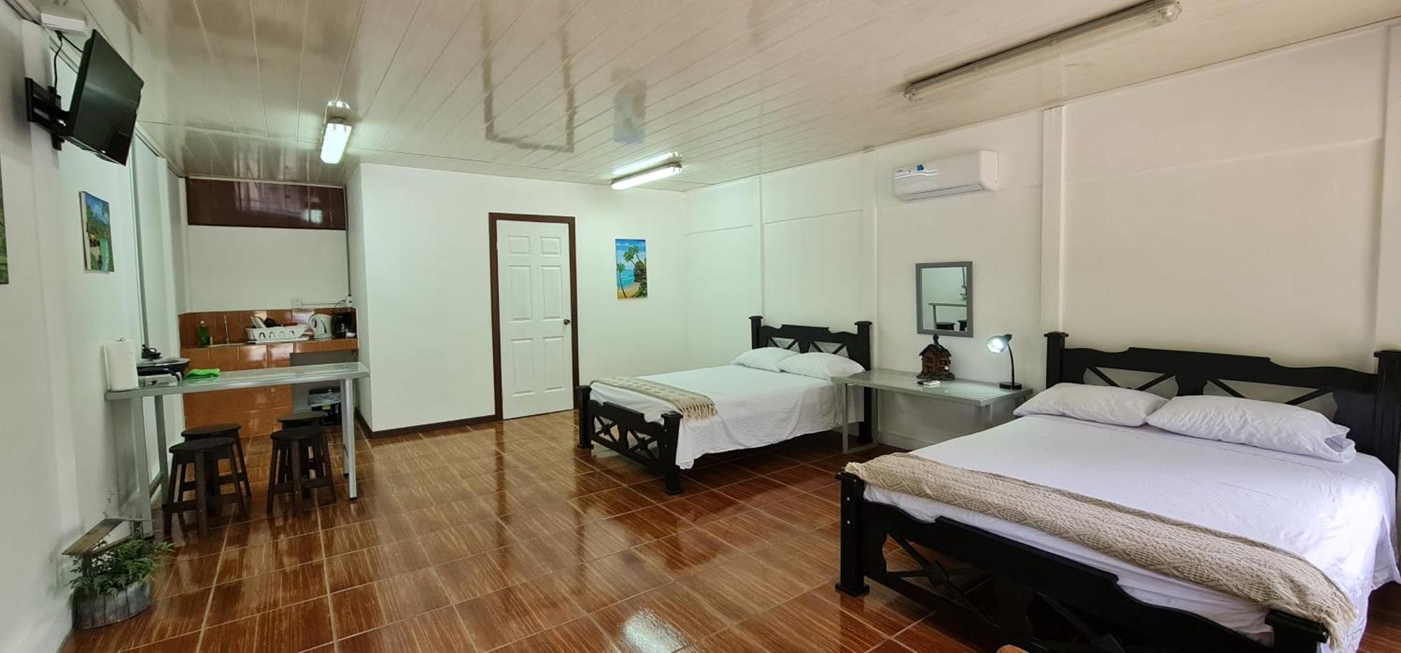 Sleep&Go! Cabina Cuadruple En Siquirres Centro - And Rafting Tour! Siqurres Da Alegria Eksteriør bilde